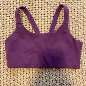 Girlfriend Collective Lou V-back sports bra — NEVER WORN